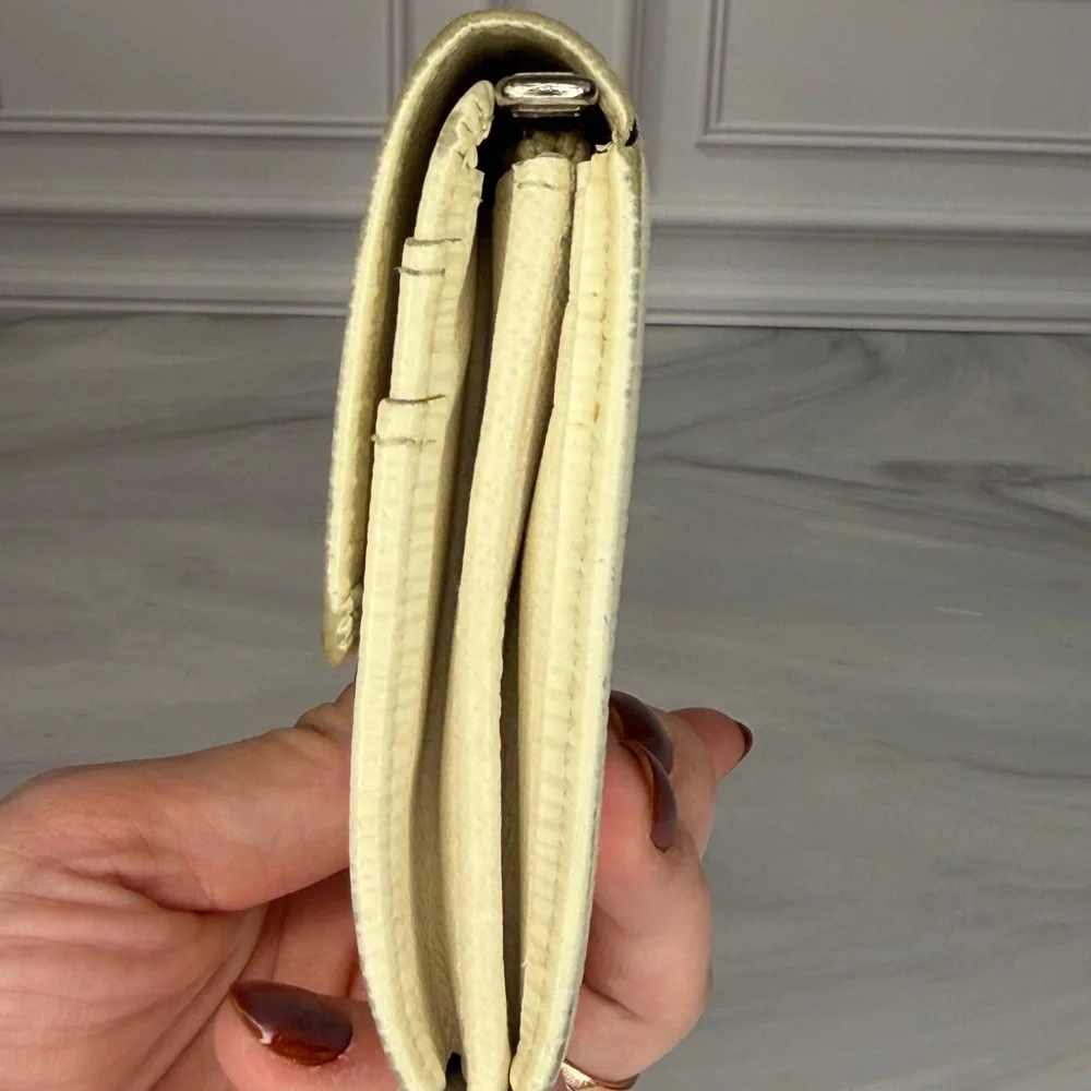Louis Vuitton Epi Leather Sarah Wallet – Ivory / Cream | Vintage - Picture 5 of 16